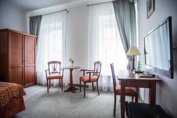Фото номера Стандартный одноместный номер Отель Hotel Pod Złotą Różą г. Кельце 3