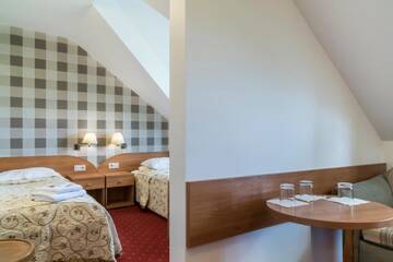 Фото номера Трехместный номер Отель Hotel Karczówka г. Кельце 5