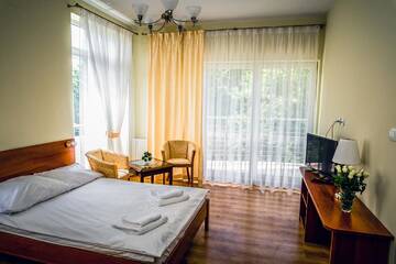 Фото номера Трехместный номер Апарт-отели Hotel Hellada г. Кельце 4