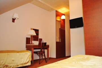 Фото номера Двухместный номер с 2 отдельными кроватями Отель Hotel 365 г. Кельце 5