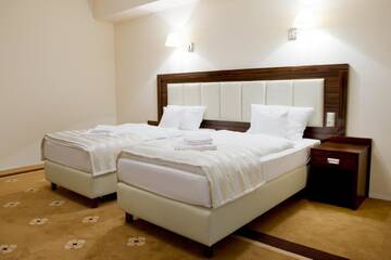 Фото номера Стандартный двухместный номер с 2 отдельными кроватями Отель Hotel Binkowski г. Кельце 6