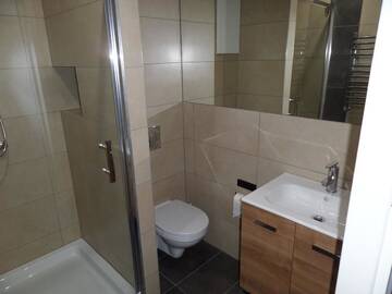 Фото номера Двухместный номер Делюкс с 1 кроватью и балконом Апартаменты Apartament Wiosenna Kielce г. Кельце 4