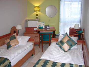 Фото номера Двухместный номер с 1 кроватью и общей ванной комнатой Хостелы Hostel-Art г. Кельце 7