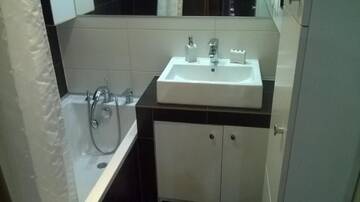 Фото номера Апартаменты с 3 спальнями Апартаменты Apartament Sandra г. Кельце 8