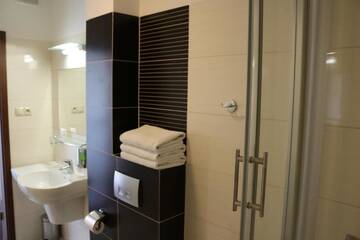 Фото номера Одноместный номер Отель Hotel DYMINY г. Кельце 8