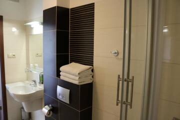Фото номера Одноместный номер Отель Hotel DYMINY г. Кельце 2