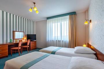 Фото номера Двухместный номер с 1 кроватью или 2 отдельными кроватями Отель Hotel La Mar г. Кельце 4