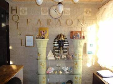 Фото Апарт-отели Hotel Faraon г. Кельце 2