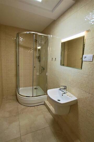 Фото номера Стандартный четырехместный номер Отель Hotel SiLL г. Кельце 4