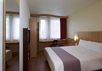 Фото номера Двухместный номер с 1 кроватью Отель Hotel Ibis Kielce Centrum г. Кельце 5