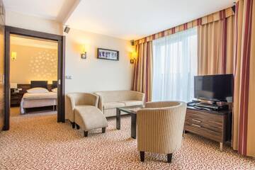 Фото номера Апартаменты с 1 спальней Отель Qubus Hotel Kielce г. Кельце 4