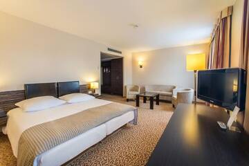 Фото номера Полулюкс Отель Qubus Hotel Kielce г. Кельце 2