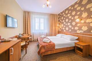 Фото Отель Hotel Bristol г. Кельце